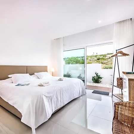 Aventura Villa *